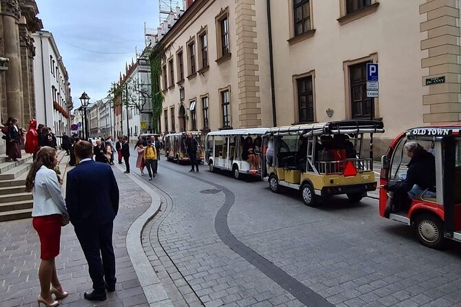 Krakow: City Sightseeing Tour Eco Electric Buggy Golf Cart - A Heated Electric Golf Cart That Helps You See More in Less Time