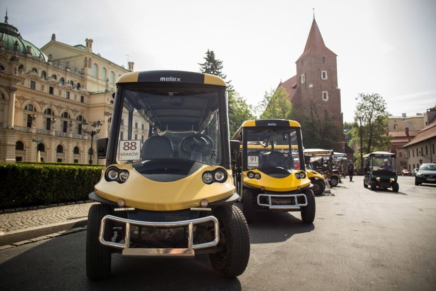 Krakow: City Tour of 3 Districts by Electric Car - Kazimierz: A former Jewish center with a modern creative pulse