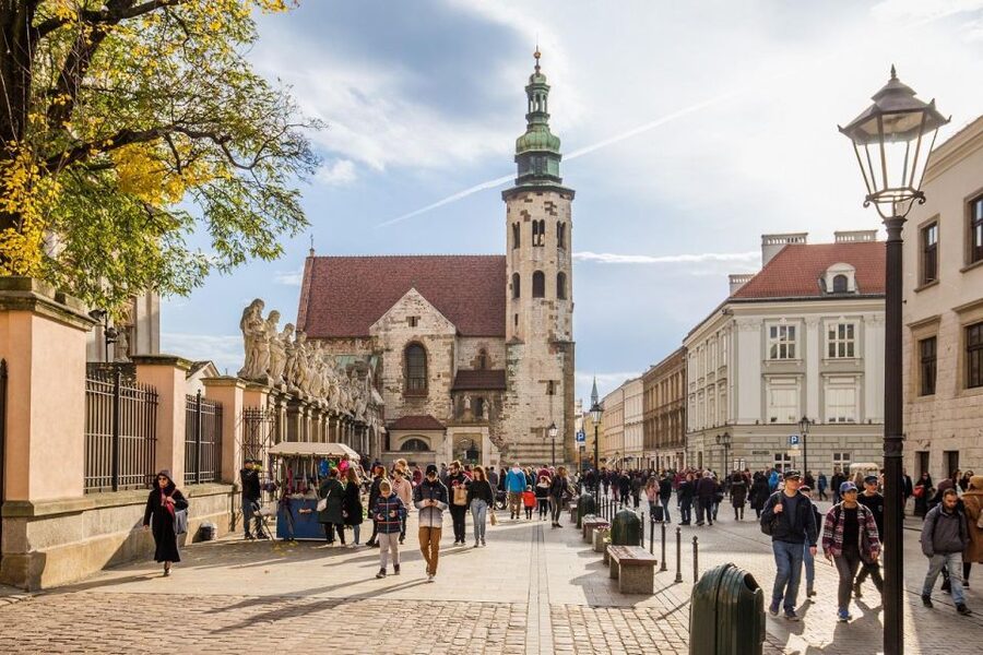 Krakow: Collegium Maius, St. Mary’s Basilica & Cloth Hall - Should you book this Krakow Old Town combo tour?