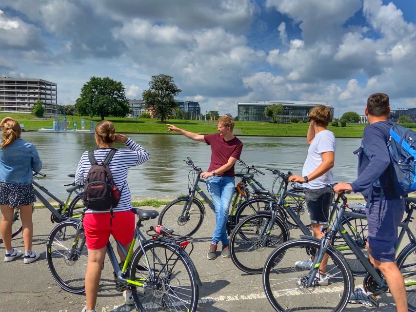 Krakow: Complete Bike tour with all the highlights - Starting point and what the morning setup feels like