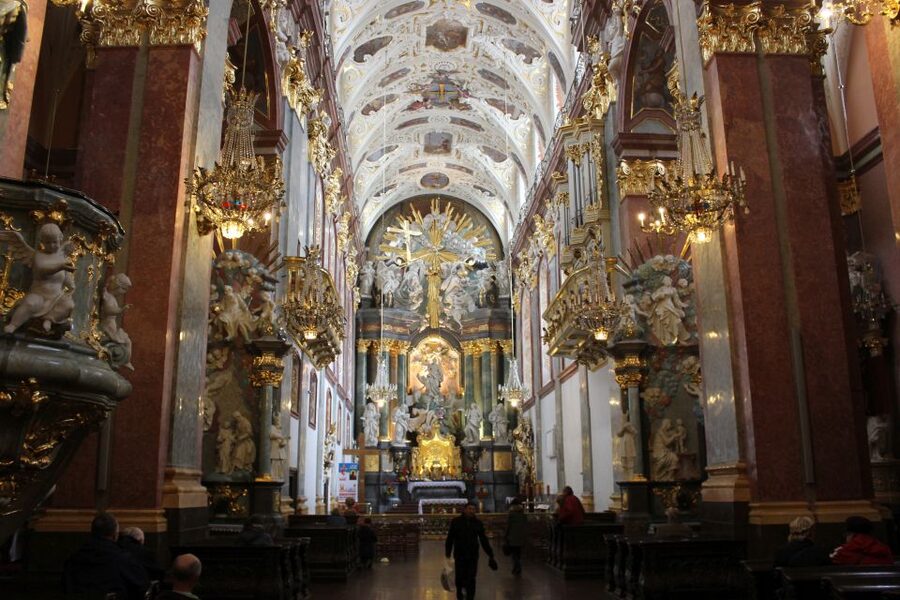 Krakow: Czestochowa Black Madonna Guided Day Tour & PickUp - The Treasury and the Siege of Jasna Góra story