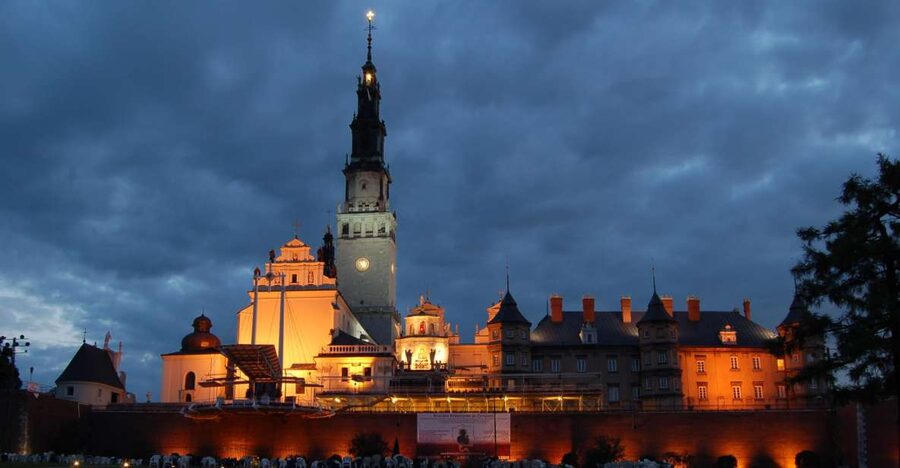 Krakow: Czestochowa Black Madonna Guided Day Tour & PickUp - Break time, photo stops, and 1.5 hours of free time