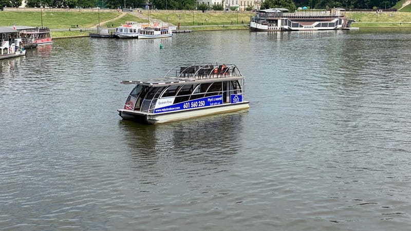 Krakow: Day or Night Vistula River Cruise with Audio Guide - Comfort, Warmth, and Photo Options: What “Covered and Heated” Really Means