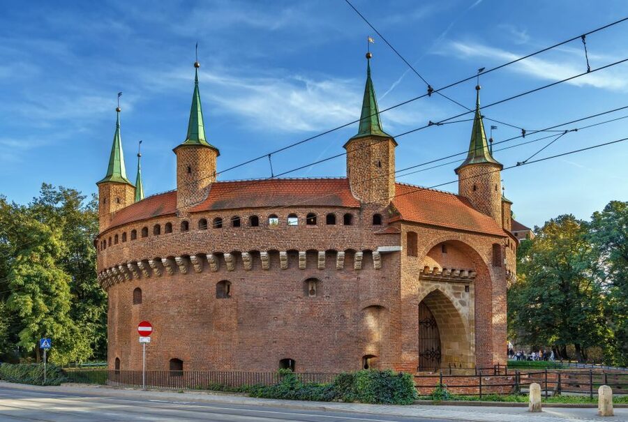 Krakow: E-Car City Tour - Who should book this e-car tour (and who might not)