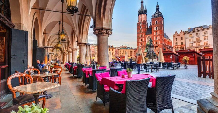 Krakow: E-Car City Tour - Old Town route: Wawel Castle, Barbacan, Florian’s Gate, and Planty