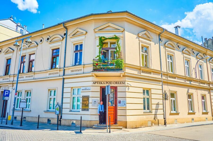 Krakow: Electric Car Sightseeing Tour - Where the Tour Starts by Grunwald Monument (and How to Not Get Stuck Waiting)