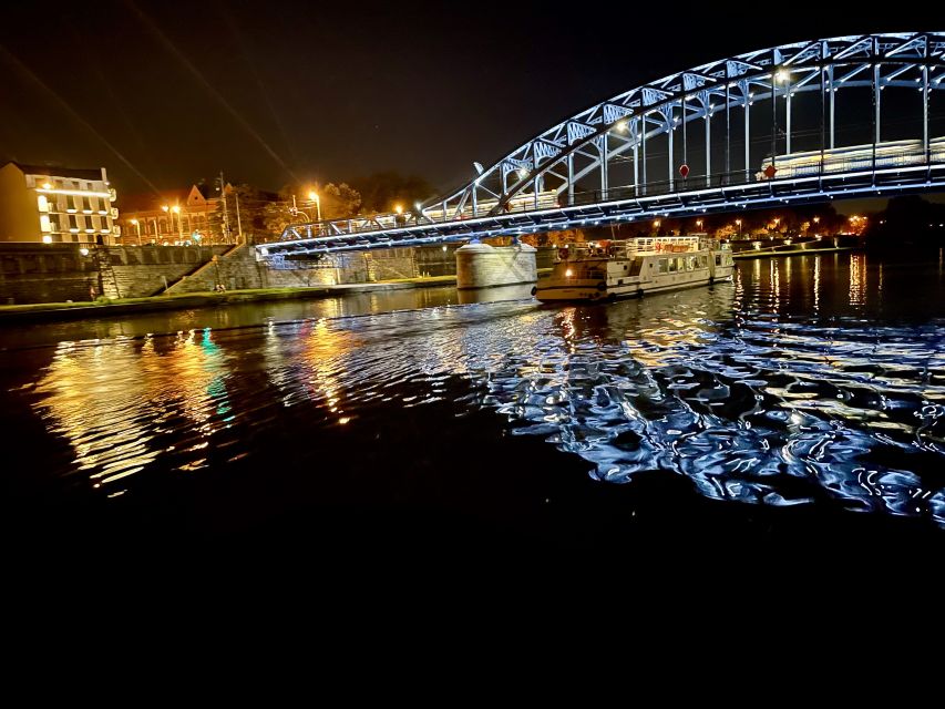 Krakow: Evening Cruise with a Glass of Wine - Why this cruise works as a Krakow first-night plan