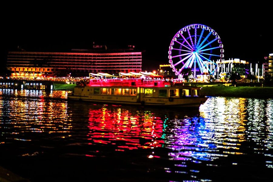 Krakow: Evening Cruise with a Glass of Wine - Should you book the Krakow Evening Cruise with a glass of wine?