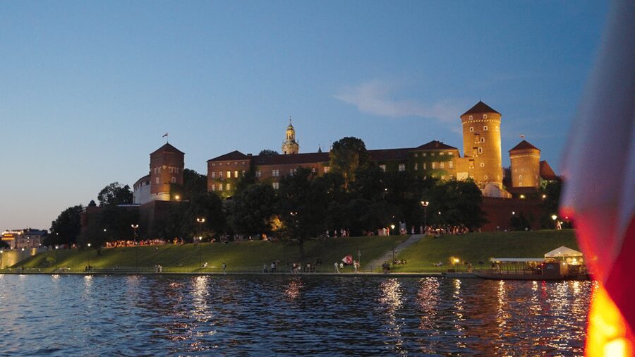 Krakow: Evening or Night Sightseeing Cruise - Nimfa vs Orka: same cruise, different boat feel