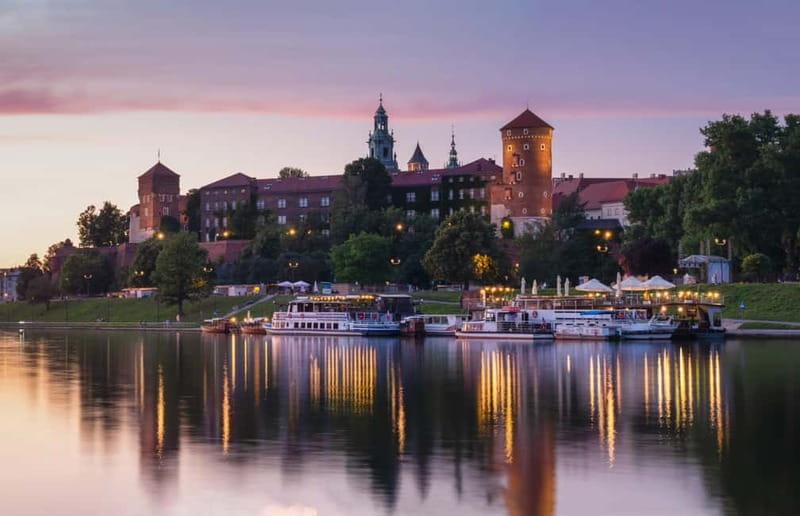 Krakow: Evening or Night Sightseeing Cruise - The Wawel marina meeting point: how to avoid a last-minute scramble