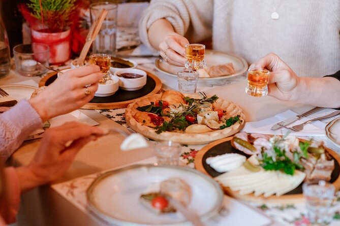 Krakow Food Tasting Tour with Delicious Poland - Where you start matters: finding Three Musicians on Plac Wolnica