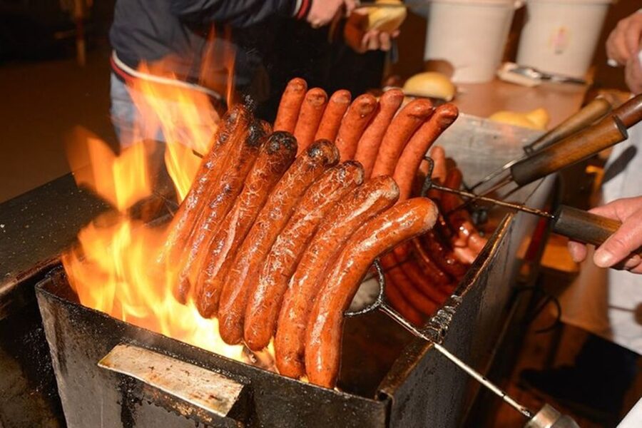 Krakow Food Tour: Polish Flavours & Local Stories - Starting at Mały Rynek 4: the quickest way into Krakow’s food life