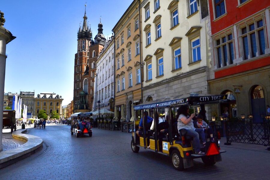 Krakow: Full Tour Regular 1.5h guided city tour by E-Cart - Comfort, Rain, and That Small Touch That Makes It Feel Professional