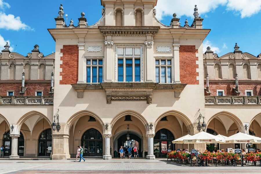 Krakow: Guided E-Scooter City Tour with Food Tastings - Where You Start: Plac Szczepański 8 and a Smooth First 15 Minutes