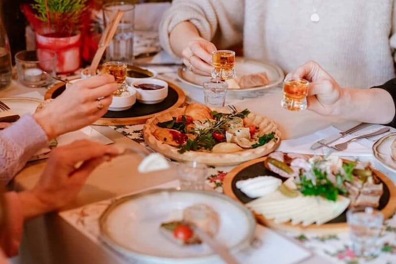 Krakow: Guided Polish Food and Culture Tour with Tastings - The tastings plan: soups, pierogi, street food, and dessert
