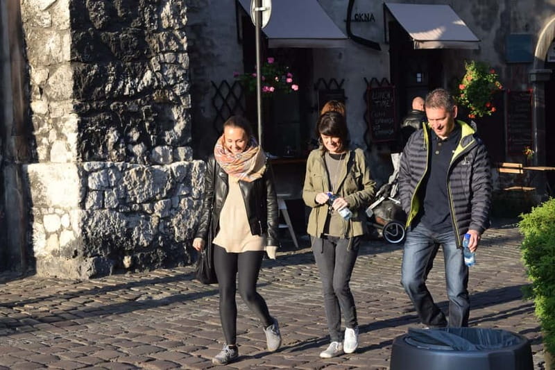 Krakow: Guided Polish Food and Culture Tour with Tastings - Meeting at Plac Wolnica: where the walk starts with momentum