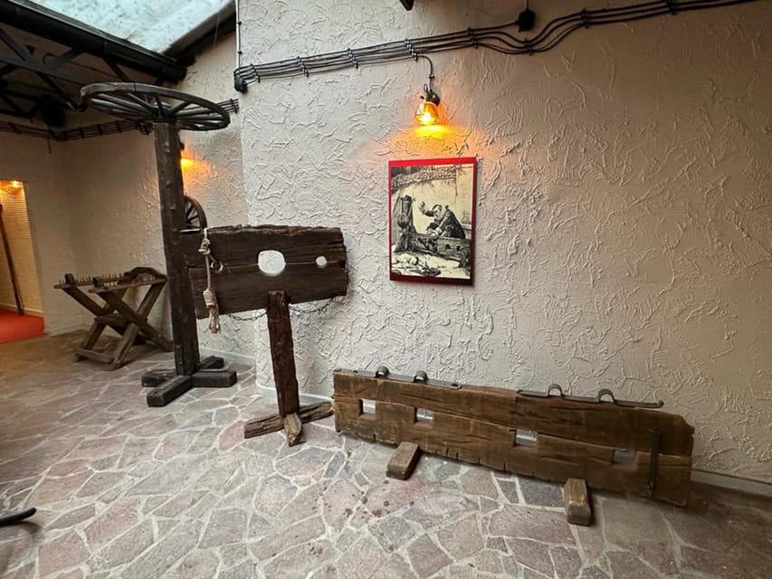 Kraków: Guided Tour of the Torture Museum - The 1-hour structure: fast enough, but not rushed