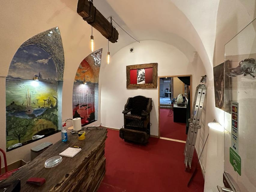Kraków: Guided Tour of the Torture Museum - What you actually see: medieval devices to modern punishment