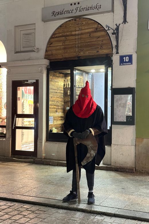 Kraków: Guided Tour of the Torture Museum - Price ($9) and value: why this is a bargain if you like guided museum stops