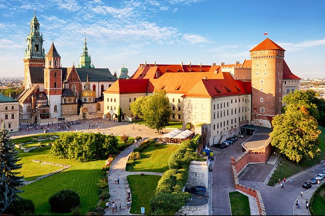 Krakow Guided Tour to Iconic Polish Royal Residence Wawel Castle - Line Skipping and Included Admission: What You Actually Get