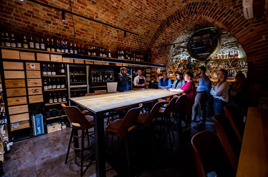 Krakow: Guided Wine Bar Tour with Tastings and Snacks - Key things to know before you go