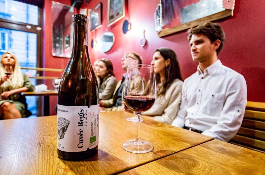 Krakow: Guided Wine Bar Tour with Tastings and Snacks - The Timing: A 4-Hour Evening That Moves, Not Rushes
