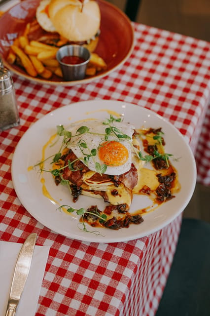 Krakow: Hard Rock Cafe Breakfast - Indoor comfort or the summer/winter garden seating