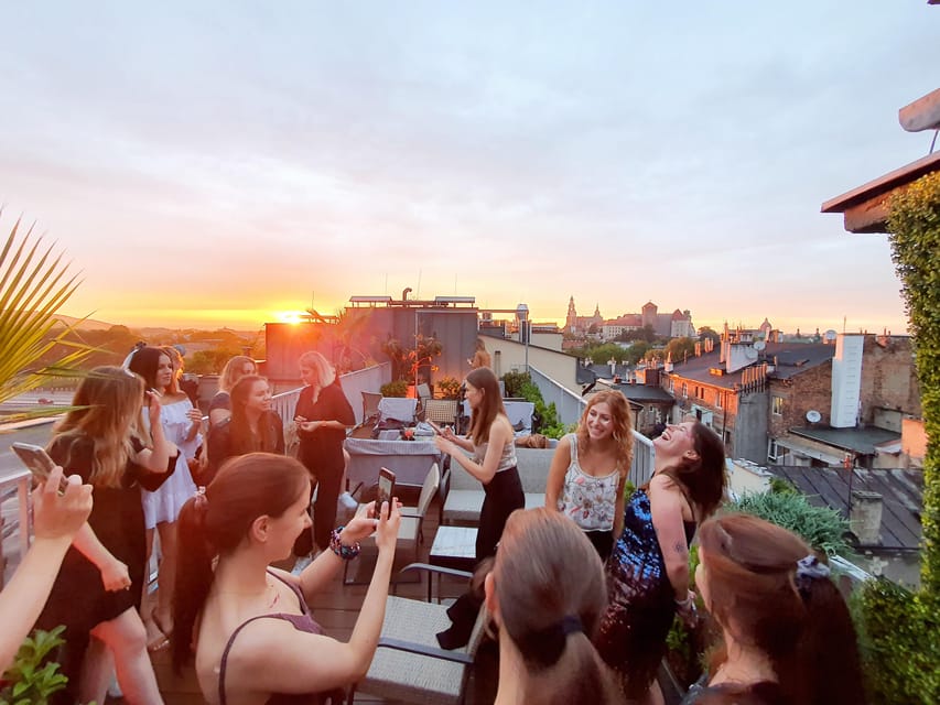 Krakow: Hidden Rooftop Bar Reservation with 1 Cocktail - Your included cocktail: how to make it count
