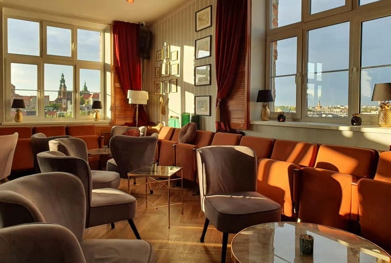 Krakow: Hidden Rooftop Bar Reservation with 1 Cocktail - The “hidden” part: why it works (and why it takes effort)