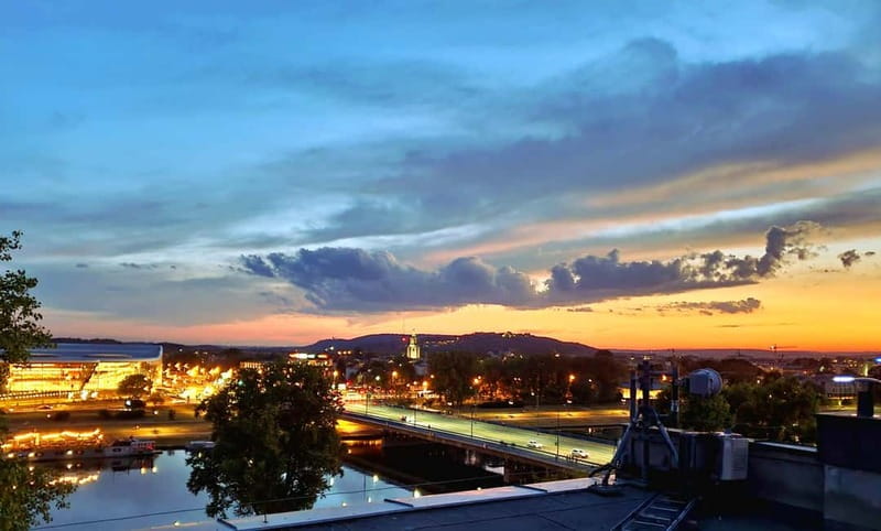 Krakow: Hidden Rooftop Bar Reservation with 1 Cocktail - Who this experience is best for (and who may not love it)
