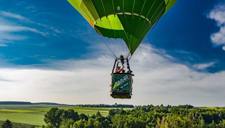 Kraków: Hot Air Balloon Exclusive Tour with Champagne - The 1-Hour Flight: Views, Height, and Photo Time