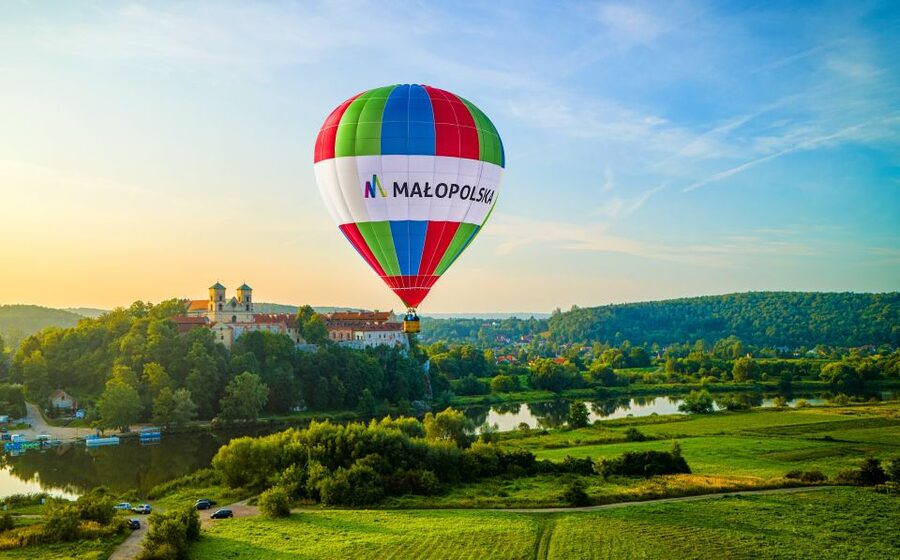 Kraków: Hot Air Balloon Exclusive Tour with Champagne - Price and Value for Two: Is $671 a Good Deal?