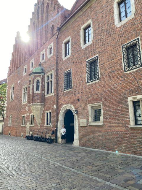 Kraków in a nutshell - walking tour - Wawel Hill and the Wawel Castle finish: the moment the story clicks