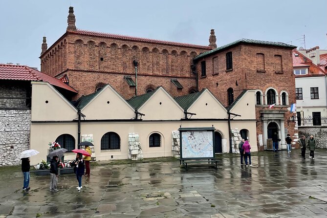 Krakow Jewish Ghetto and Quarter Audio Guided Walking Tour - Key Things I’d Notice First