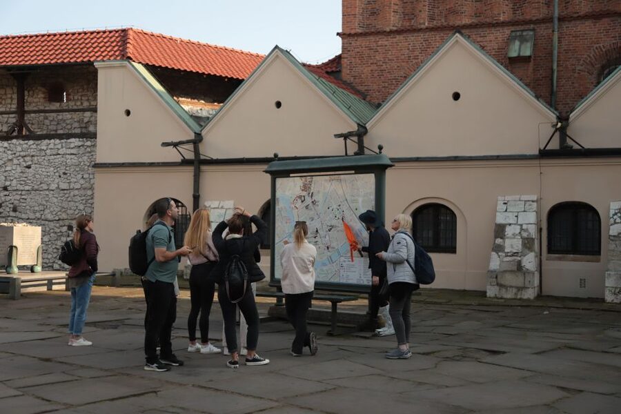 Krakow: Jewish Quarter and Former Ghetto Tour - Logistics, Group Feel, and How to Prepare