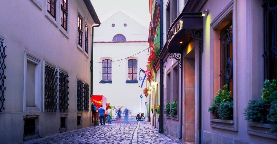 Krakow: Jewish Quarter and Former Ghetto Tour by Golf Cart - Key points before you go