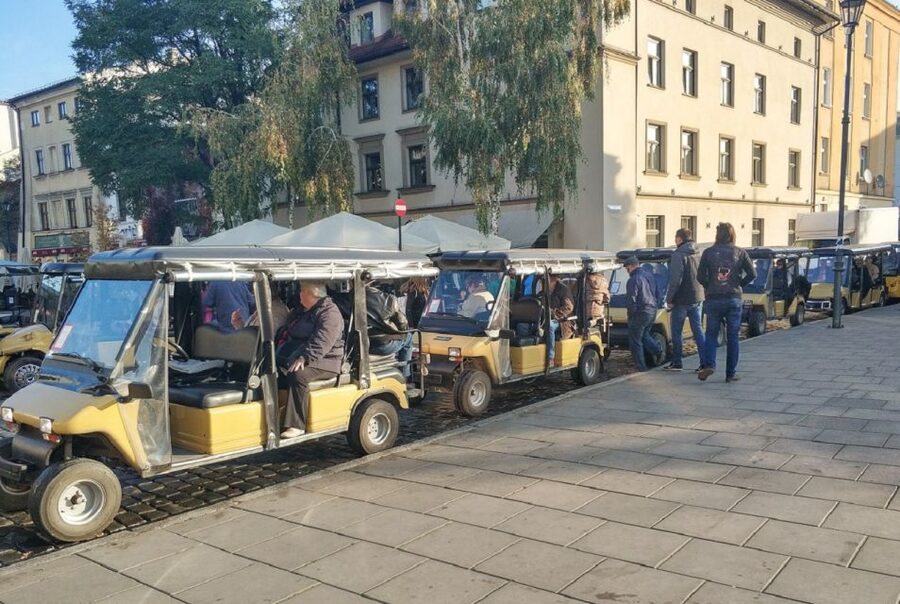 Krakow: Jewish Quarter and Ghetto Electric Golf Cart Tour - Why the electric cart works so well for Kazimierz and the ghetto
