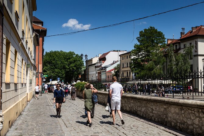 Krakow: Jewish Quarter Guided Walking Tour - Kazimierz on foot: narrow streets, café stops, and Szeroka Street