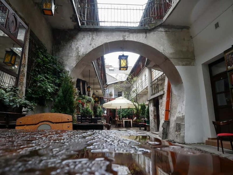 Krakow: Jewish Quarter Kazimierz Guided Walking Tour - Why Kazimierz Feels Different the Moment You Step In