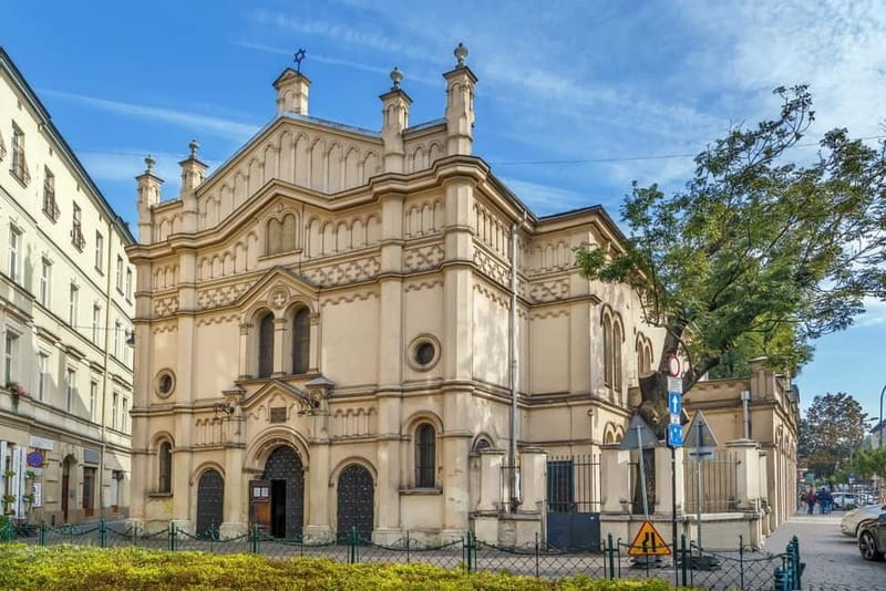 Krakow: Jewish Quarter Kazimierz Guided Walking Tour - Meeting at the Old Synagogue and Getting Your Bearings