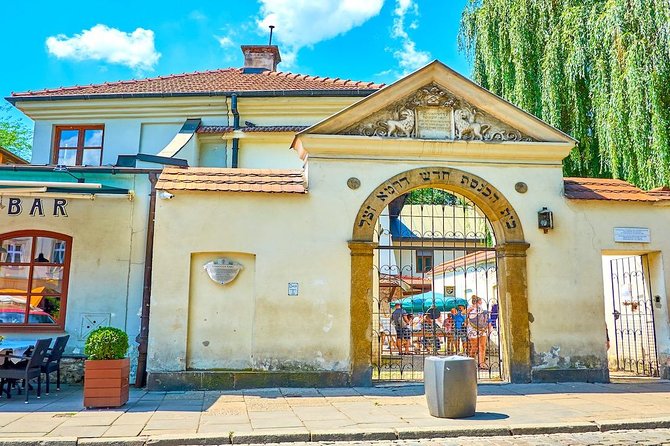Krakow: Jewish Quarter Kazimierz & Schindler's Factory & Ghetto Guided Tour - Kazimierz: the former Jewish Quarter and what the streets teach you