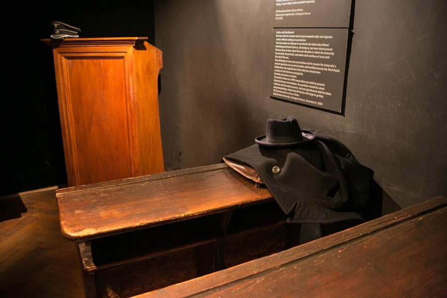 Krakow: Jewish Quarter Kazimierz & Schindler's Factory Tour - Kazimierz Jewish Quarter: how streets carry centuries