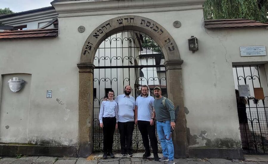Krakow Jewish Quarter Tour, Kazimierz and Ghetto - From Kazimierz to the former ghetto: what changes as the walk turns