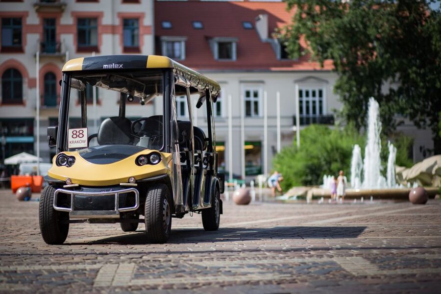 Krakow: Jewish Traces Private Electric Car Tour - A private electric-car spin through Krakow’s Old Town and Kazimierz