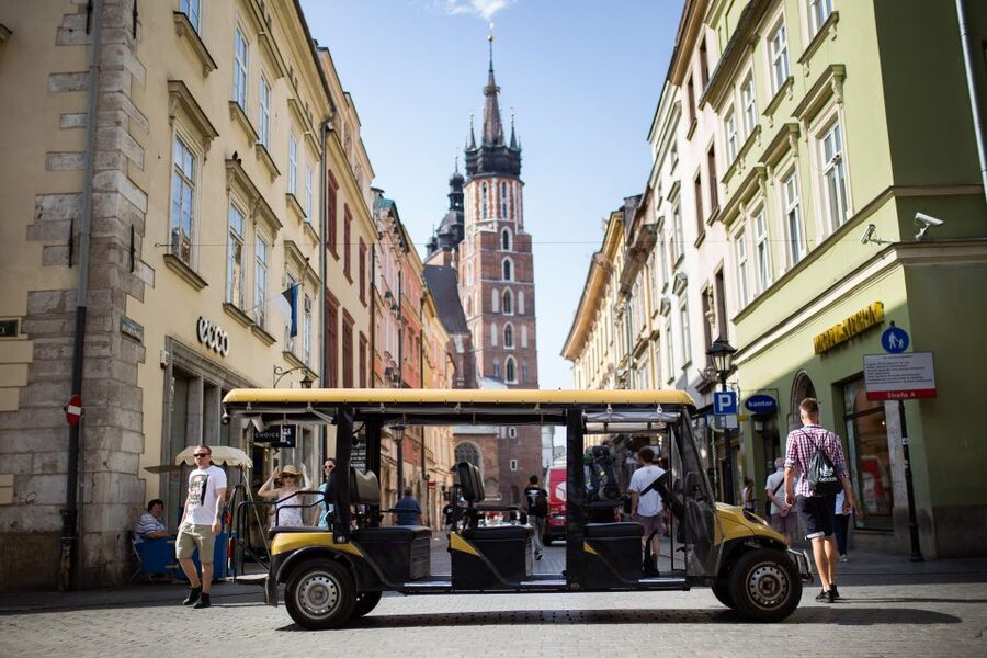 Krakow: Jewish Traces Private Electric Car Tour - How the 1-hour audio route really works in practice