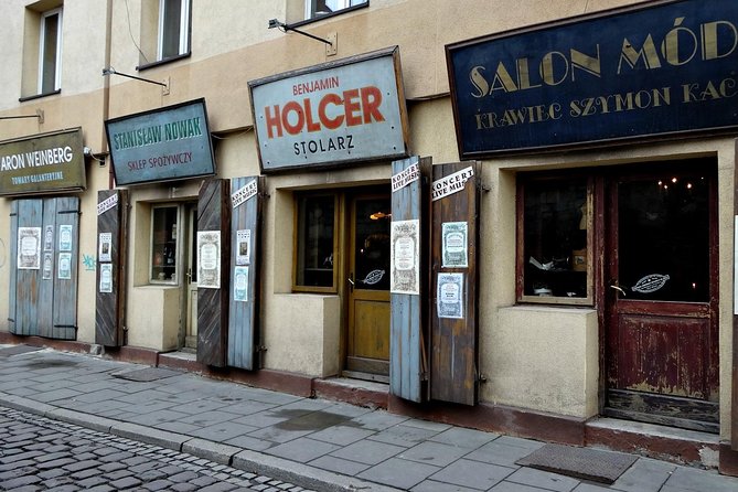 Krakow Kazimierz and Jewish Ghetto Tour with Synagogues - Podgórze and the former Krakow Ghetto: moving from community to catastrophe