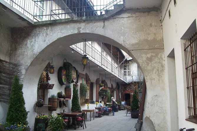 Krakow Kazimierz and Jewish Ghetto Tour with Synagogues - Oskar Schindler’s Enamel Factory: film connection, real stakes, and a heads-up on access