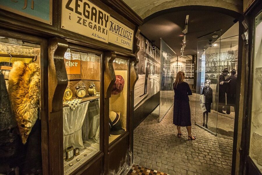 Krakow: Kazimierz by Golf Cart and Schindler's Factory Tour - Should you book this Kraków: Kazimierz by Golf Cart and Schindler’s Factory Tour?