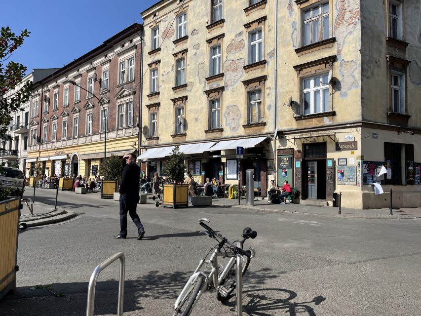 Krakow: Kazimierz District Jewish Heritage Tour - Kazimierz on Foot: Szeroka Street and the Feel of the Quarter