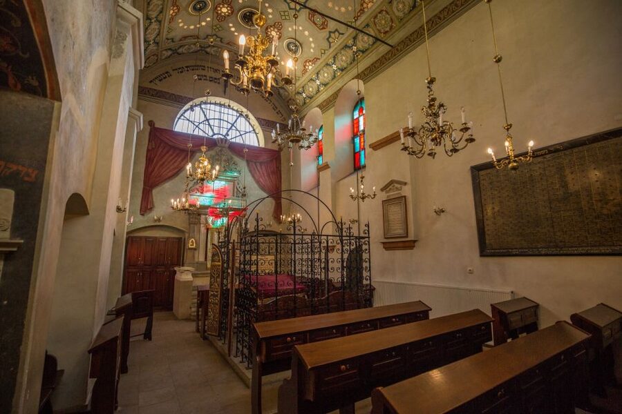 Krakow: Kazimierz Jewish Quarter Guided Walking Tour - Kazimierz’s street-level story: why this walk matters